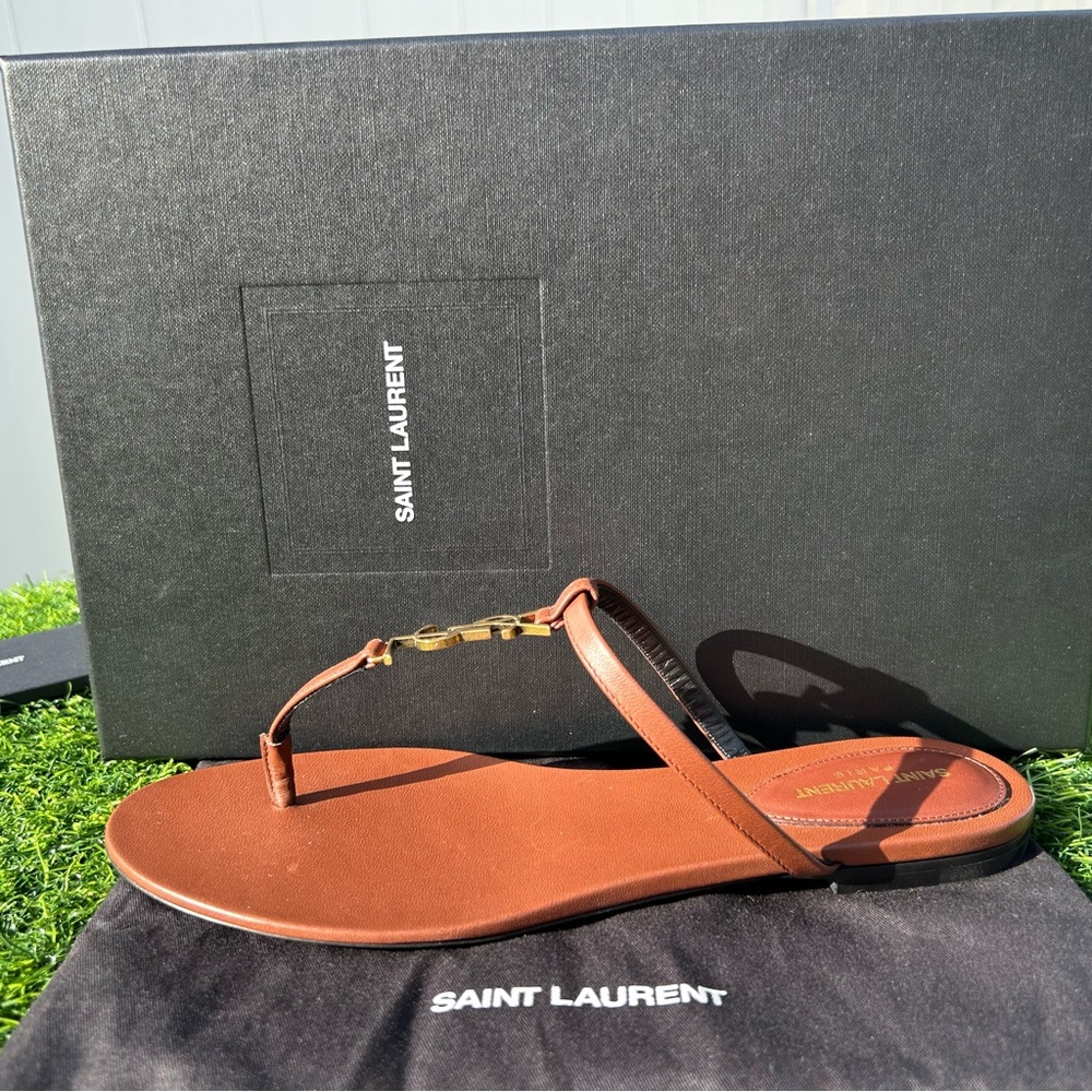 SAINT LAURENT CASSANDRE THONG FLAT SANDAL BROWN LEATHER GOLD YSL SZ 39 NEW - Picture 8 of 16